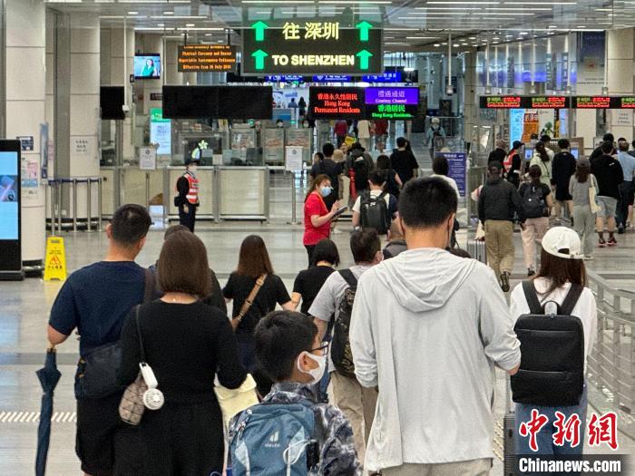 港澳各界欢迎内地推出港澳台居民往来便利新措施