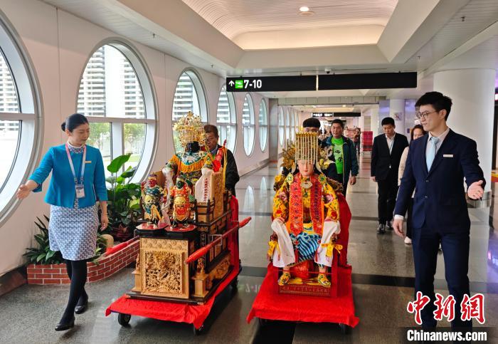 妈祖打“飞的”赴台交流