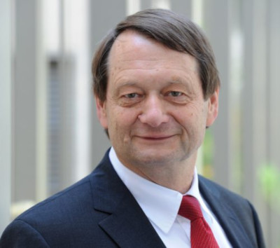 东西问丨奥泰因·赫尔佐格：中欧如何加强人工智能合作？