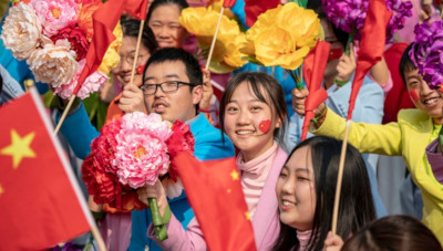 中国年轻一代平视世界的底气从何而来？