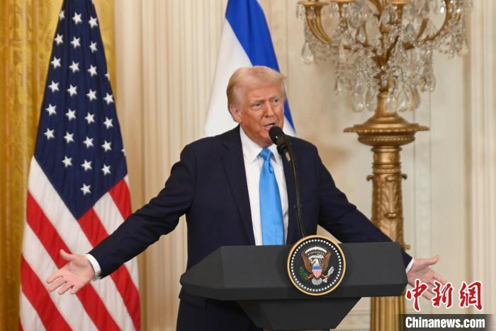 特朗普称伊朗拖延谈判进程 或面临美“严厉回应”