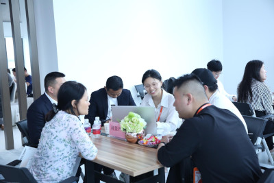 温州举行首场外贸企业拓展国内国际市场对接会