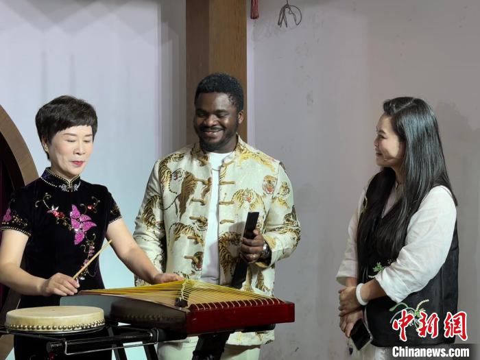 中外青年浙江瑞安“City Walk”：探寻古城活力焕新奥秘