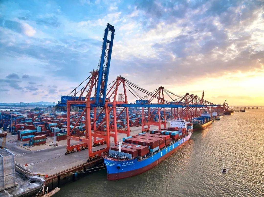 福建外贸：双轮驱动，破浪前行