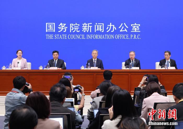 中国推出稳就业稳经济五方面若干举措