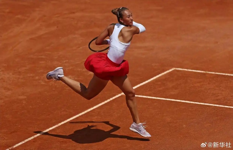 WTA1000罗马站比赛郑钦文旗开得胜