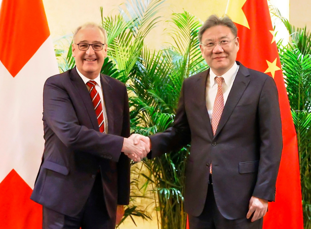 外媒关注中美日内瓦经贸会谈：提振全球市场，增加更多确定性