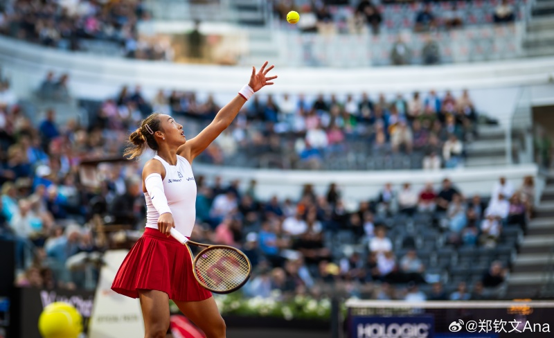 生涯首次打败萨巴伦卡 郑钦文晋级WTA1000罗马站四强