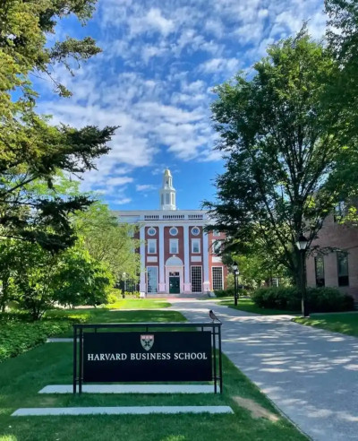 美国政府取消哈佛大学招收国际学生的资格