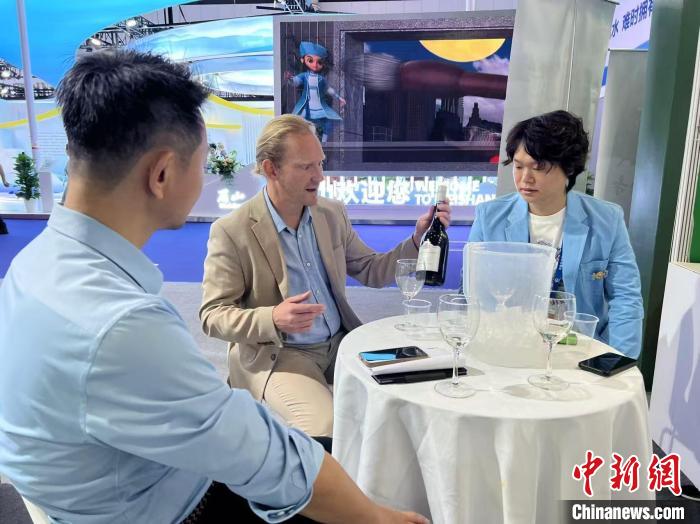 匈牙利客商“掘金”西博会 盼拓展中国市场