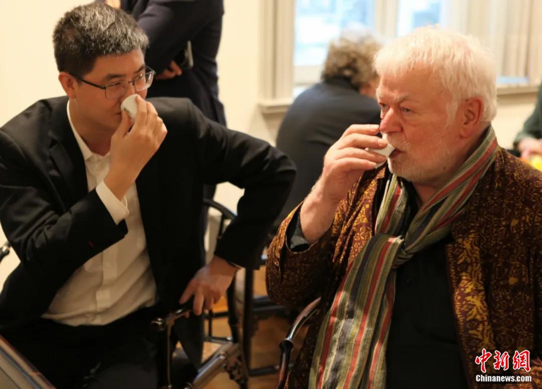 东西问丨比利时茶文化专家：我眼中的“茶世界”