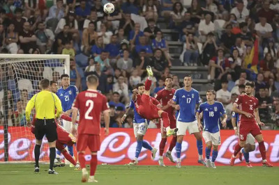 世界杯欧洲区预选赛:意大利2比0胜摩尔多瓦