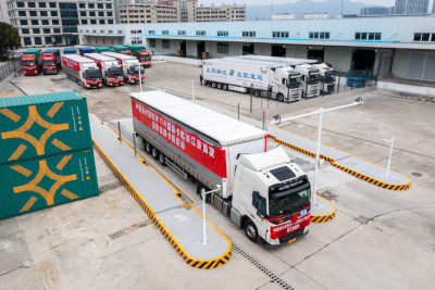 浙江至中亚首条国际公路运输线路开通