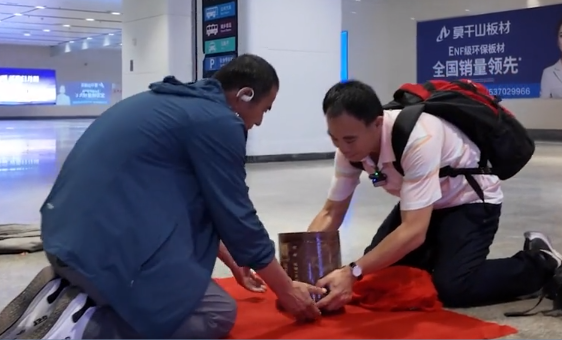 台胞“灵魂摆渡人”：一日送鄂豫三位老兵魂归故里