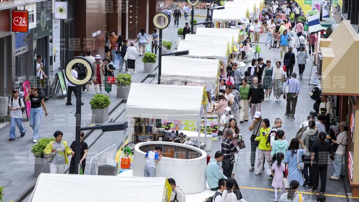 上海重返消费第一城折射消费向好态势