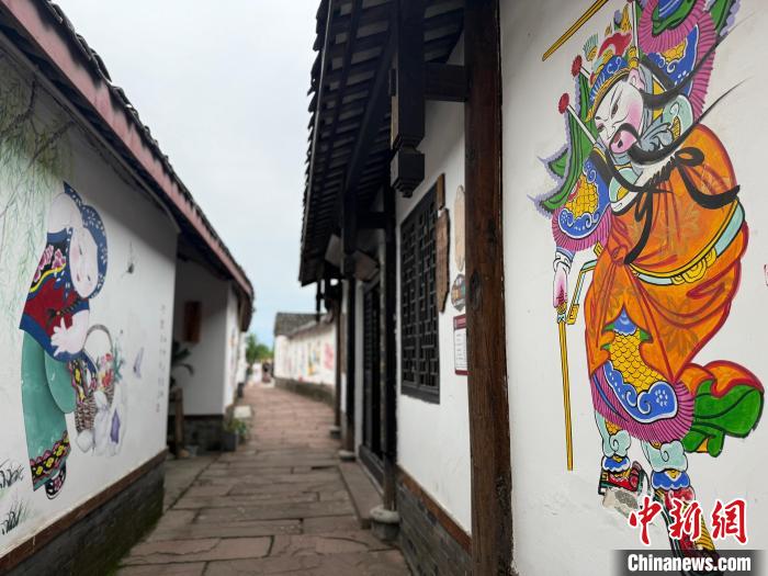 探访“中国年画之乡”：“小”年画绘出文化润乡新图景