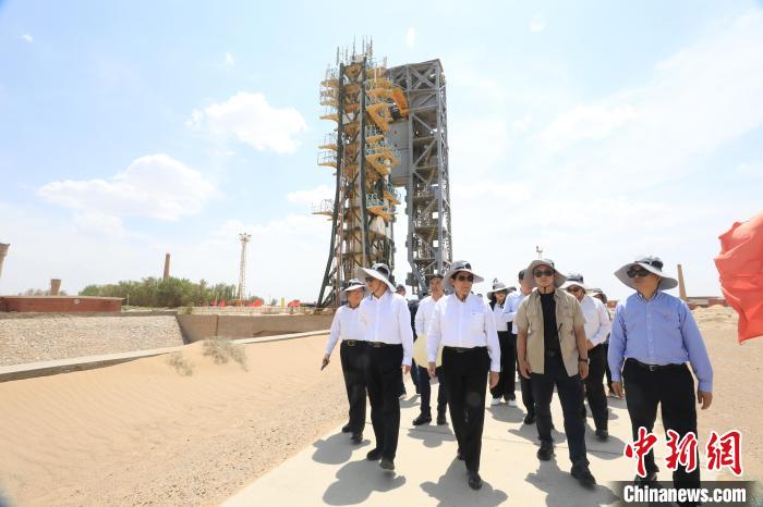 马英九一行参访酒泉卫星发射中心 点赞大陆航天科技
