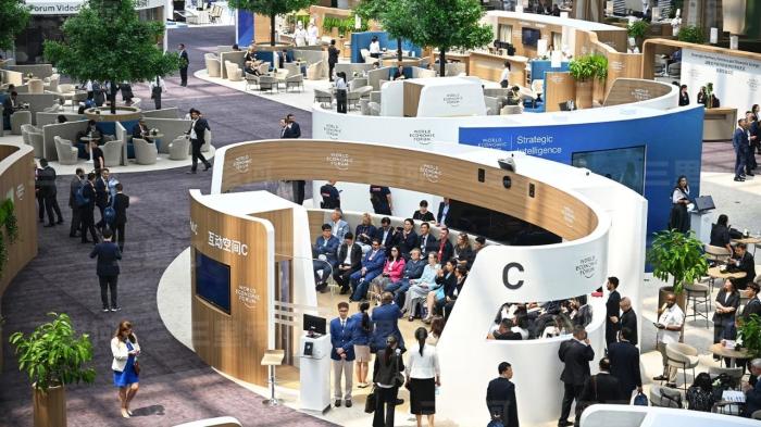 夏季达沃斯论坛，经济学家热议美国经济三颗“定时炸弹”