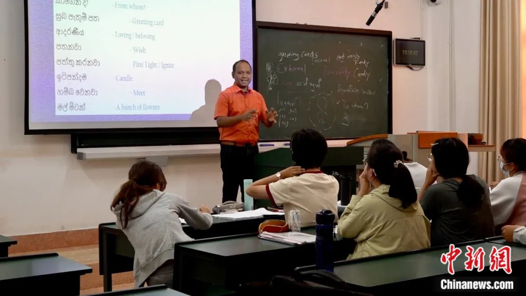 东西问｜苏噶特：非通用语教育如何成为文明对话“源代码”？