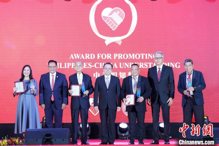 东西问｜施华谨：中国文学如何跨海“下南洋”？