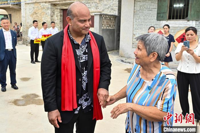 瑙鲁总统戴维·阿迪昂广东寻根记：大榕树下话乡情