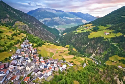 抗议“过度旅游” 意大利居民对游客私收门票引争议