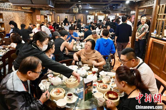 香江观澜：老店转型求变 香港市场“有得做”