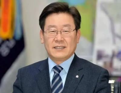 韩民调机构：李在明支持率达64.6% 创就任以来新高