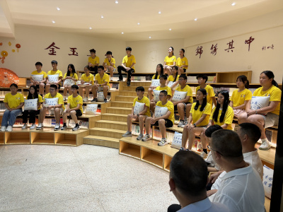 写提案、提建议！华侨华人新生代这样体验中国特色协商文化