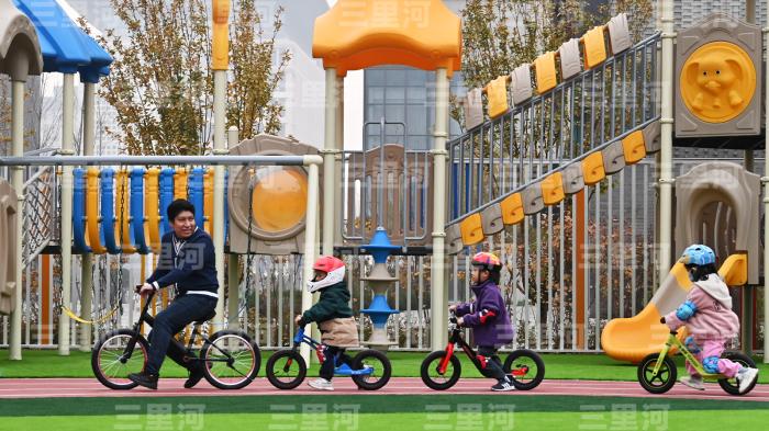 免费学前教育迈出关键步伐 惠民图景加速绘就