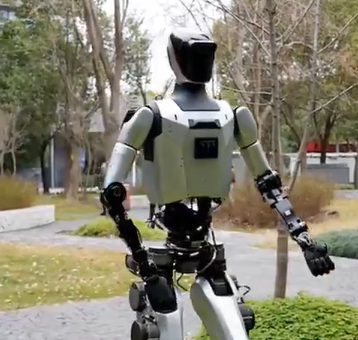 申行漫记｜在上海，如何与机器人“共生”？