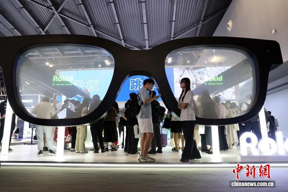 在中国的AI赛道上，都是哪些人在领头奔跑？