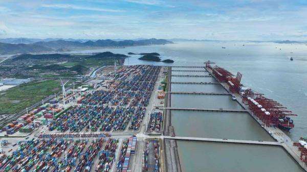 跨越北极18天急速直达 宁波舟山港9月将迎来史上最快“中欧快航”