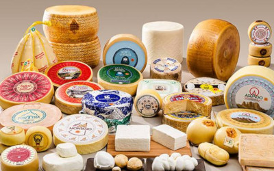 奶酪被多征关税 意大利呼吁美国遵守协议