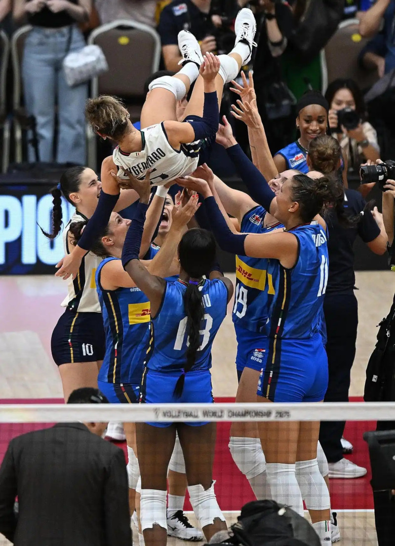 意大利队3比2力克土耳其 第二次夺得世锦赛冠军