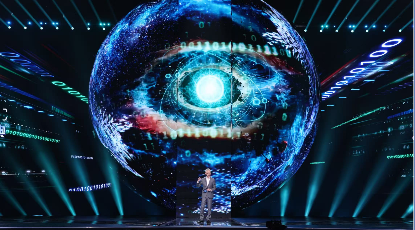 中国电视-《2025中国·AI盛典》：满眼都是“黑科技”