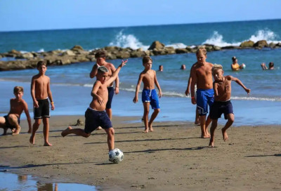 三个月暑假结束 意大利仍“热得上不了学”