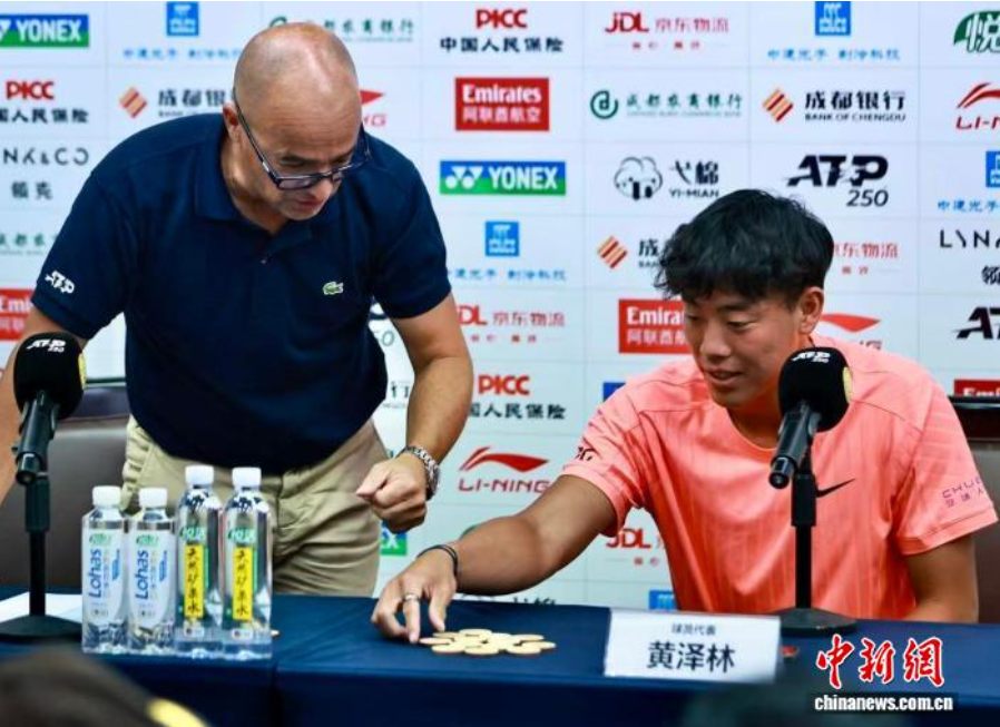 职业网球进入“中国赛季” 星光熠熠“花式宠球迷”