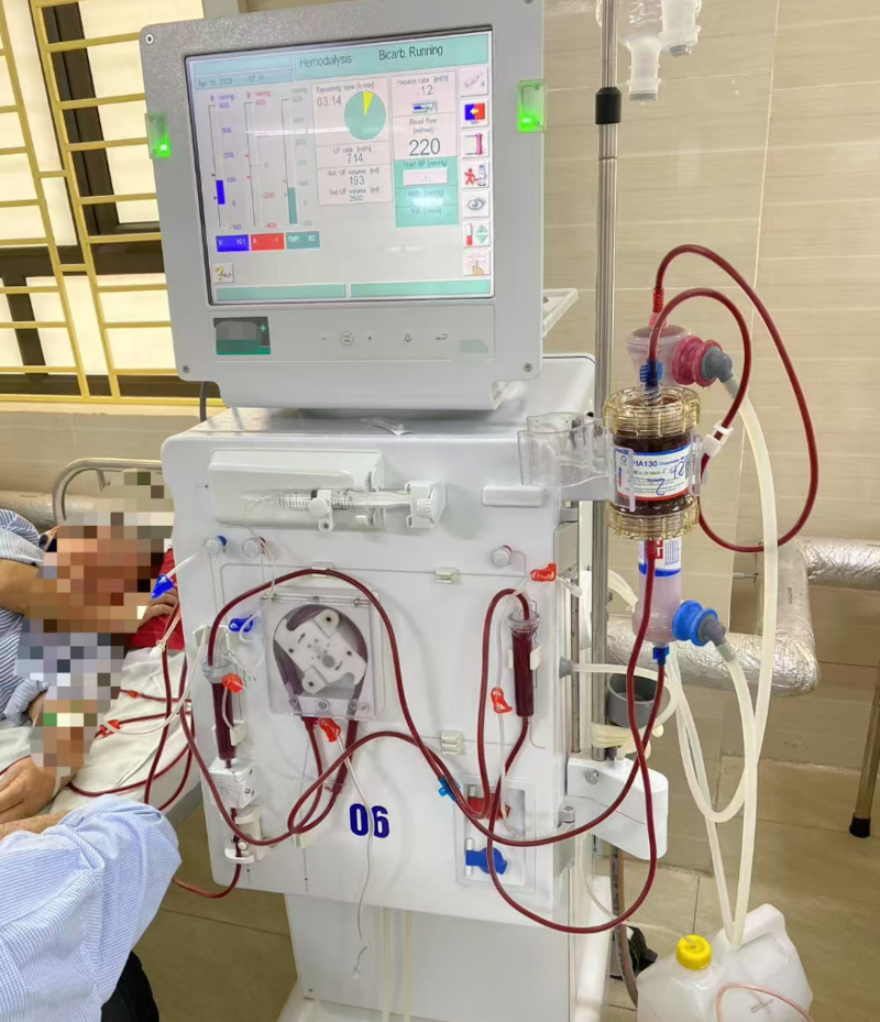 中国智造点亮地中海健康之光——HA130血液灌流创新治疗在意大利卡里亚蒂医院透析中心顺利开展