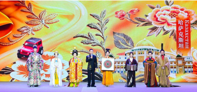 中国电视-《衣锦天下·丝路季》：纹样为纽带，秀场连山河