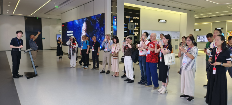 读懂中国式现代化的广东范本——海外华文媒体代表走进“视源股份CVTE”