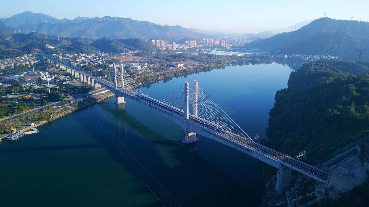 131公里的杭衢高铁，给浙西古城带来怎样的想象力