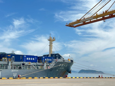 温州港“新三样”首次实现“出厂即出海”