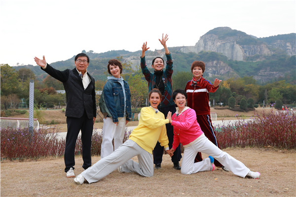 中国电视-《花开又一程》：首创“老友局”