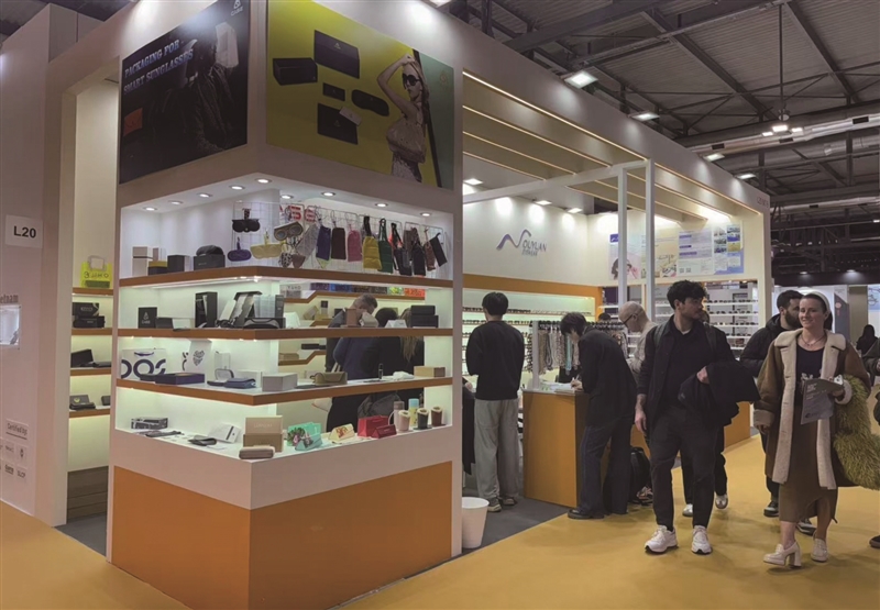 179家企业5700平方米展区 温企成米兰光学眼镜展“第一大团”