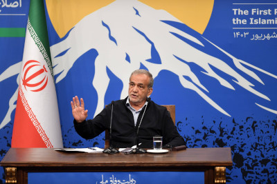 伊朗总统：不寻求核武器并准备接受核查