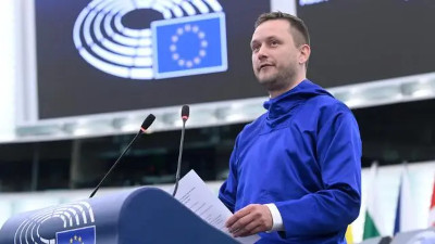 格陵兰岛自治政府总理拒绝特朗普拟派医院船提议