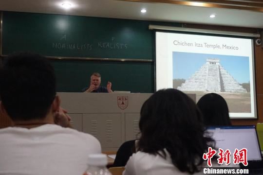 南京大学“DIY课”受热捧：学生自由定制授课老师和课程主题