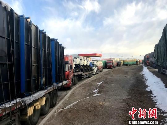 青藏公路唐古拉山段大堵车：未来3天气象条件转好
