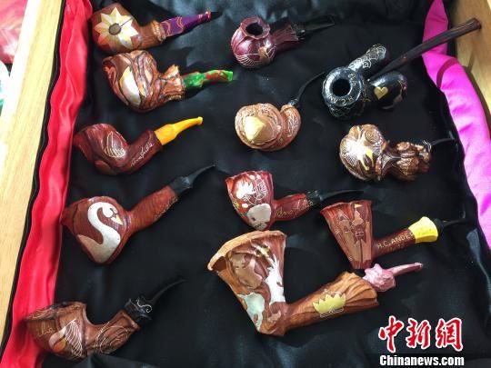 逾20国烟斗大师汇聚河北承德 展示烟斗文化